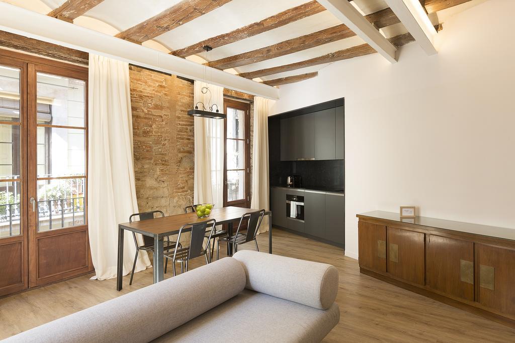 Decô Barcelona-born Apt.